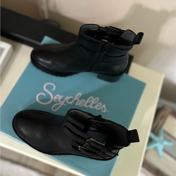 Give it a Whirl Bootie, SEYCHELLES - Picture 7 of 8